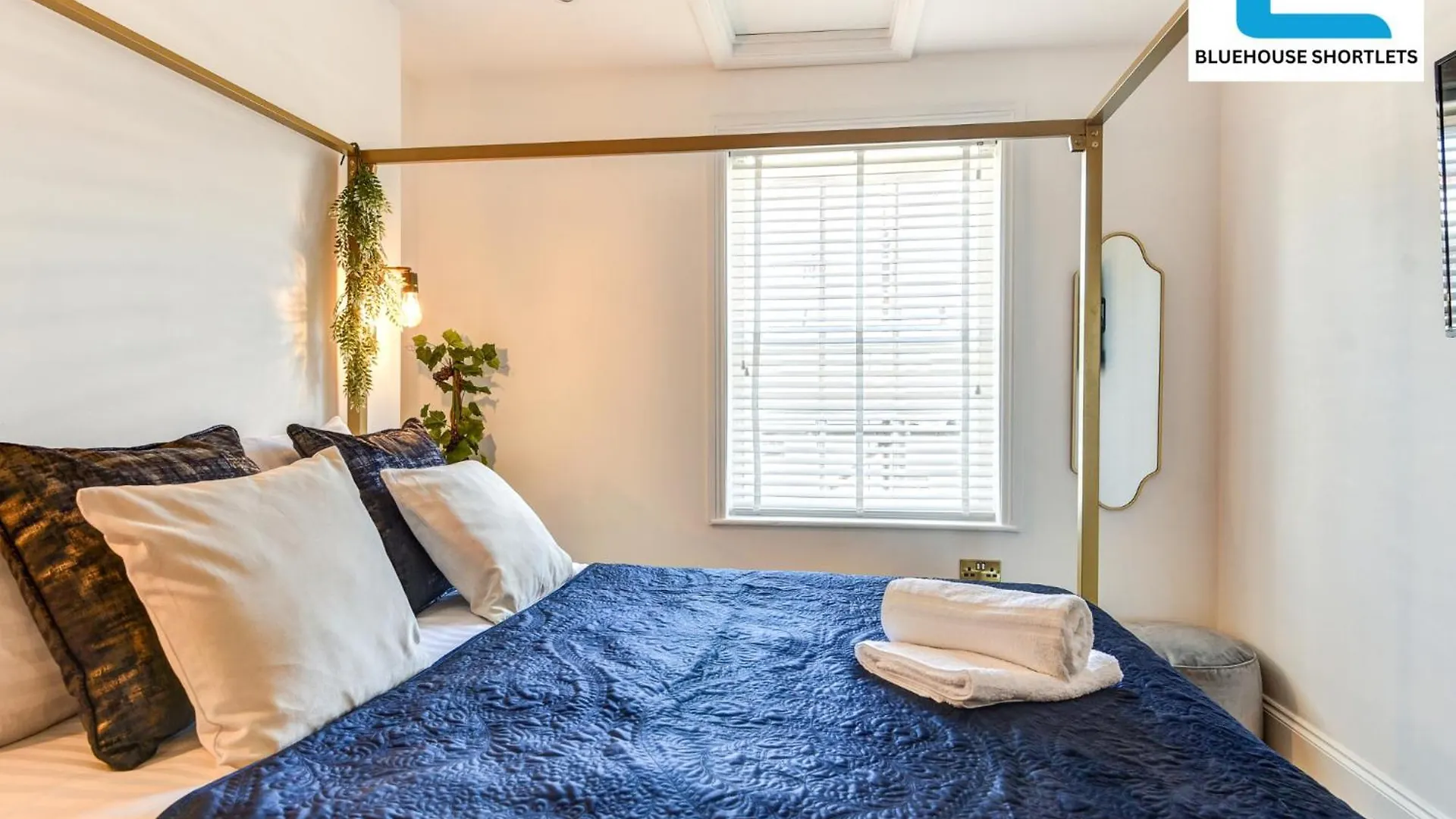 Ideal Weekly And Short Stay With Seaview In Brighton By Bluehouse Shortlets Apartment